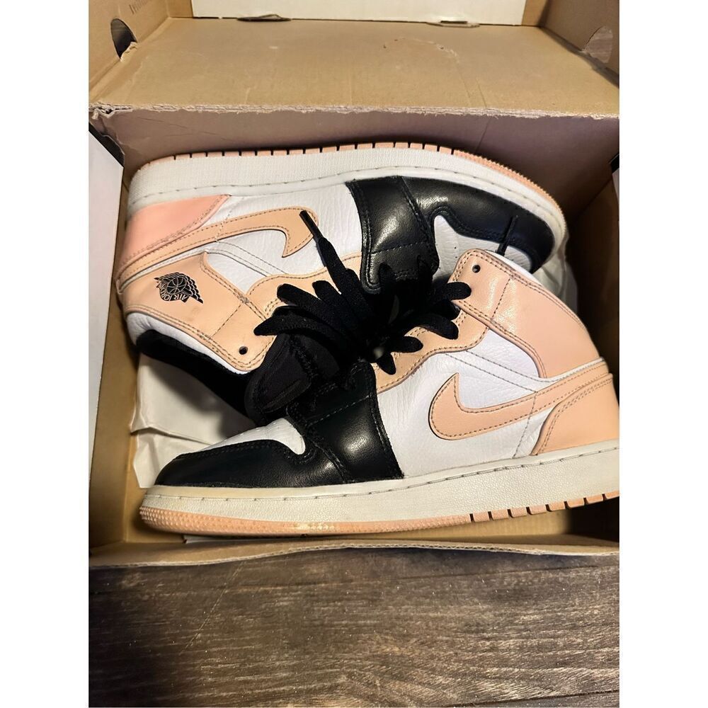 Jordan 1 Mid - Arctic Orange black Toe (GS), Youth Size 5.5